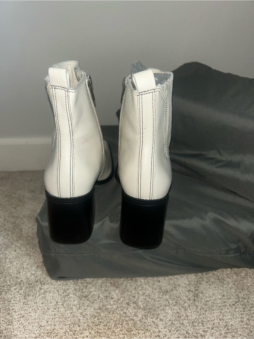 NEW Vince Camuto Sojetta Bootie White Leather Chelsea Ankle Boot Sz 8.5 - Picture 11 of 13